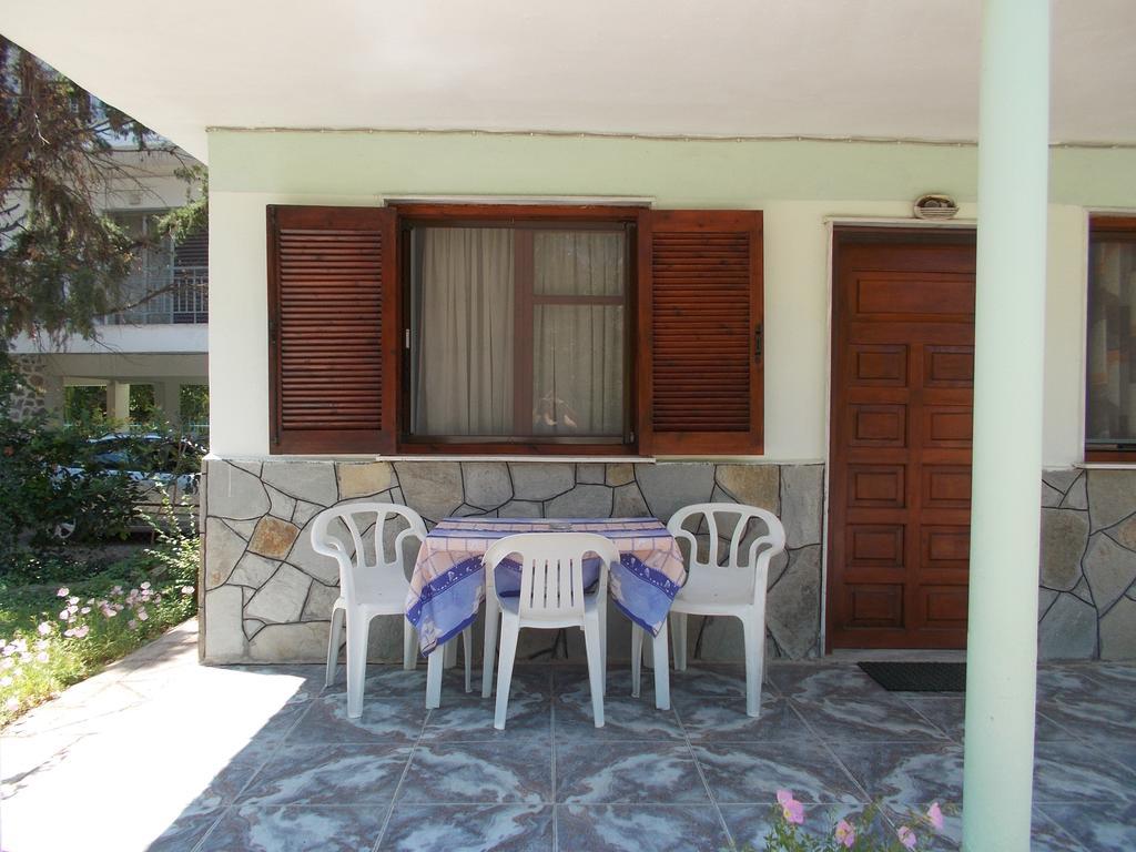 Drosia Apartments Аспровалта Екстериор снимка
