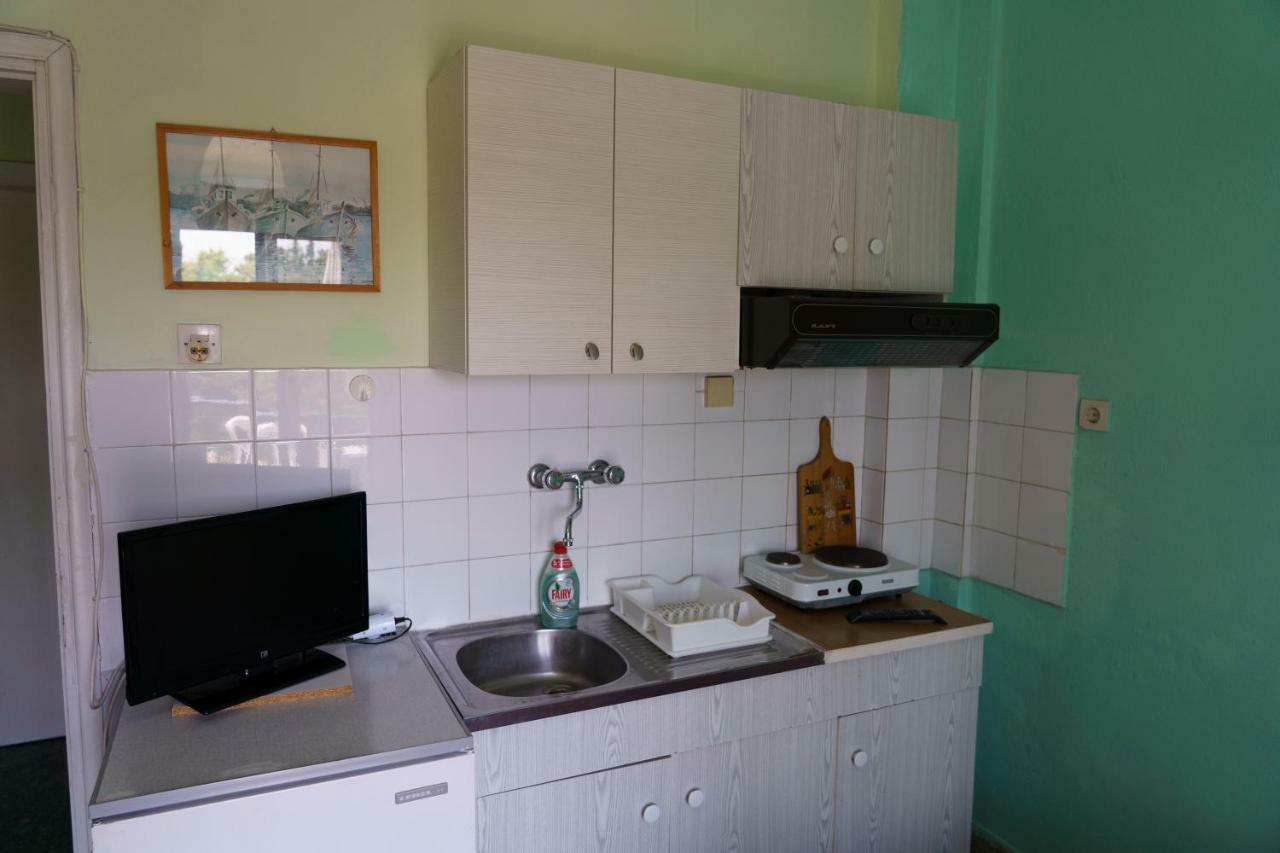 Drosia Apartments Аспровалта Екстериор снимка